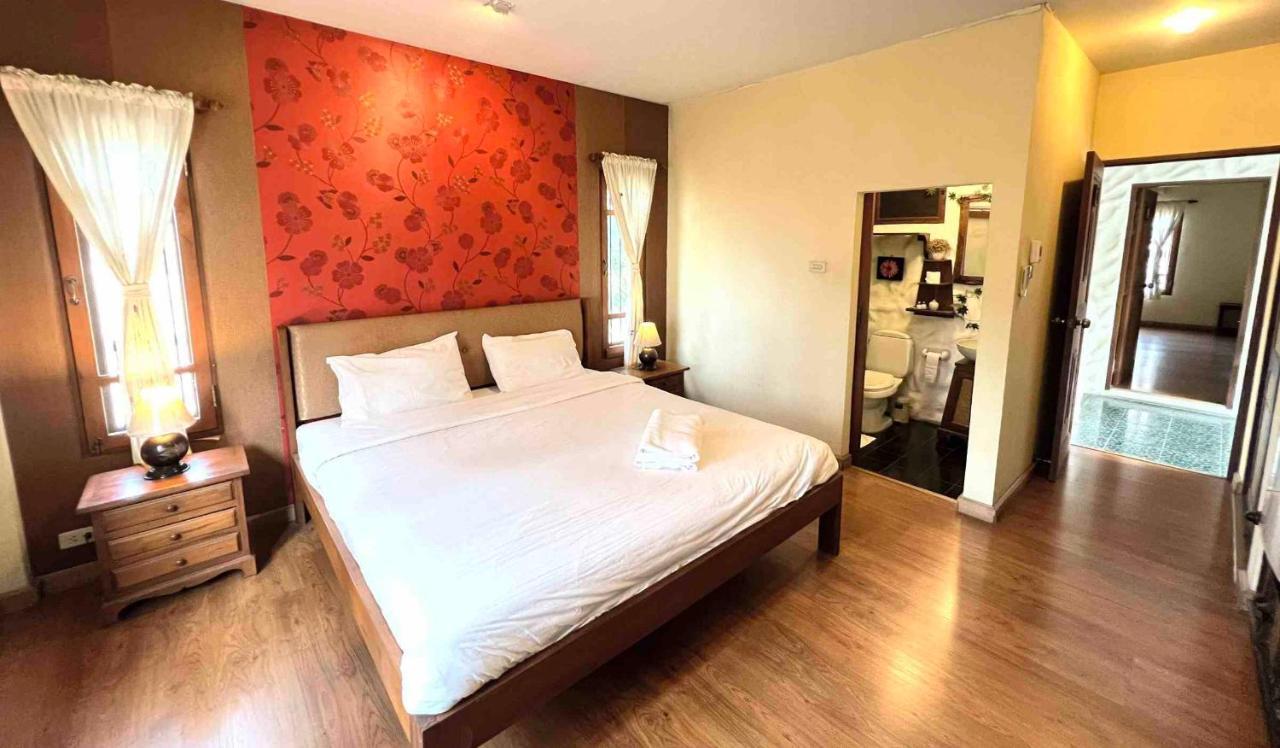 Plumeriahome Near Walking Street Chiang Mai Buitenkant foto