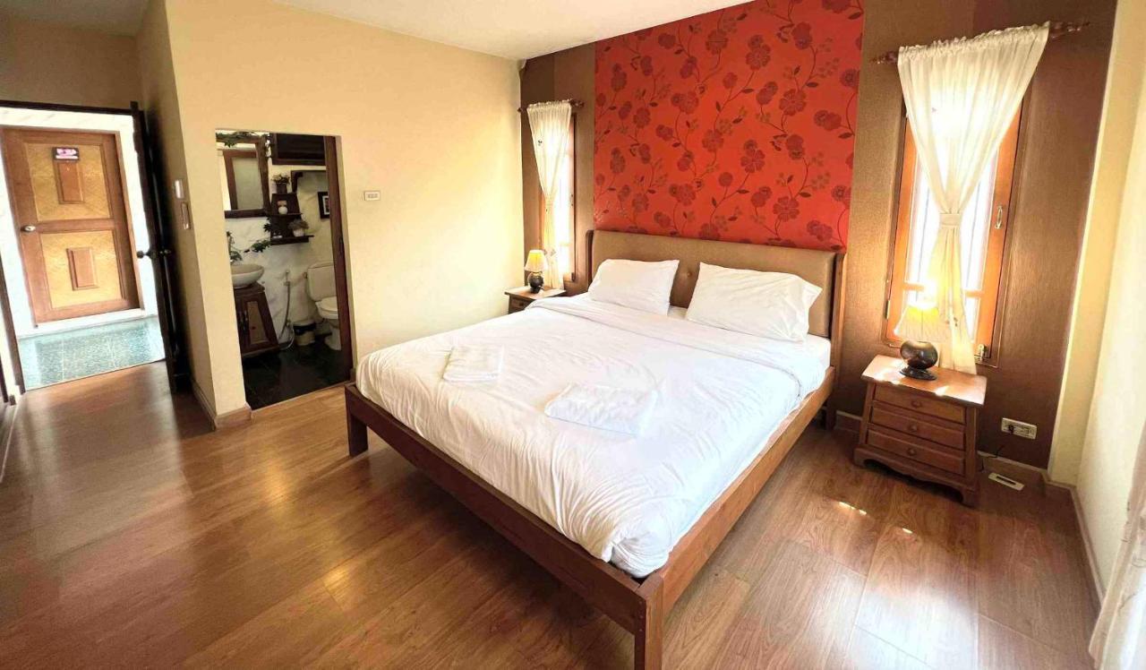Plumeriahome Near Walking Street Chiang Mai Buitenkant foto