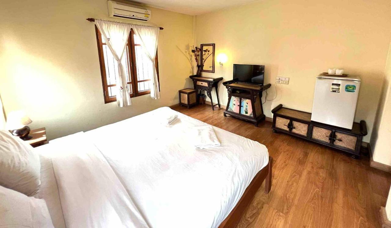 Plumeriahome Near Walking Street Chiang Mai Buitenkant foto