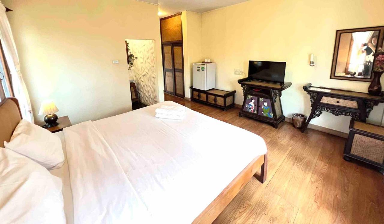Plumeriahome Near Walking Street Chiang Mai Buitenkant foto