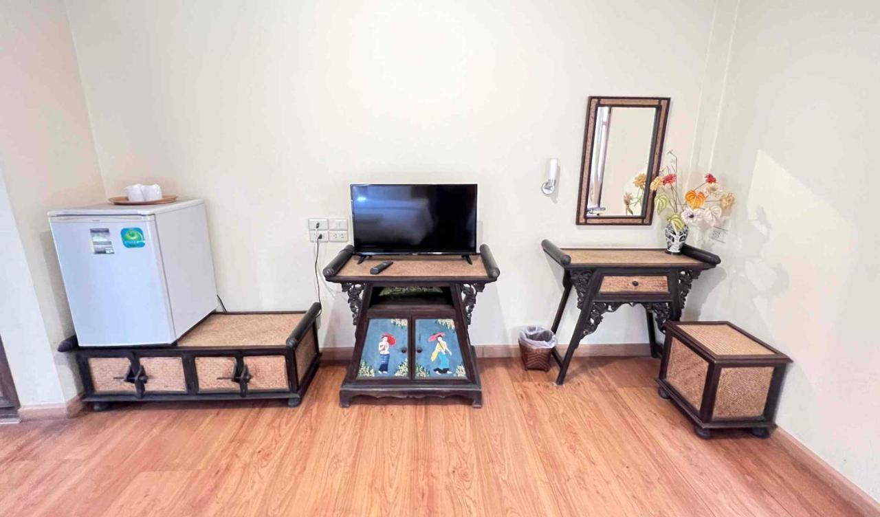 Plumeriahome Near Walking Street Chiang Mai Buitenkant foto