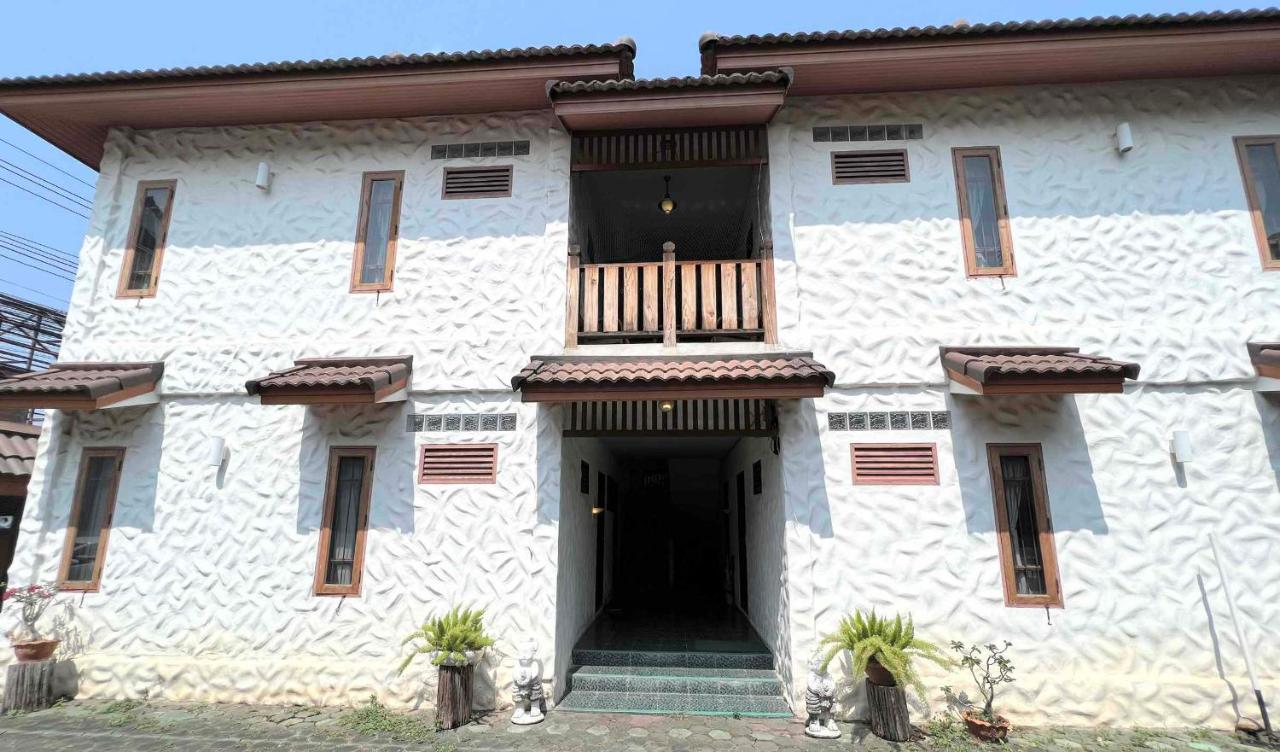 Plumeriahome Near Walking Street Chiang Mai Buitenkant foto