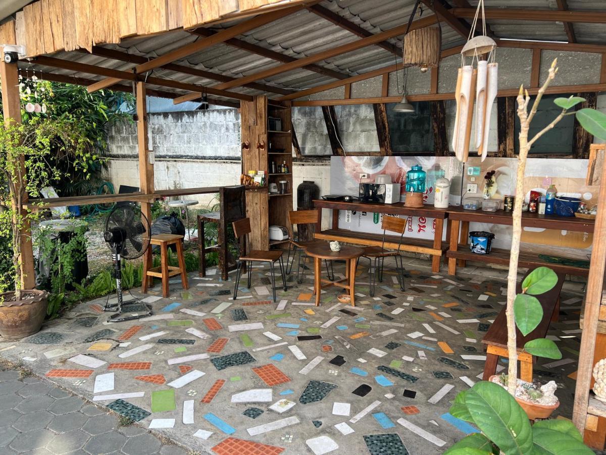 Plumeriahome Near Walking Street Chiang Mai Buitenkant foto